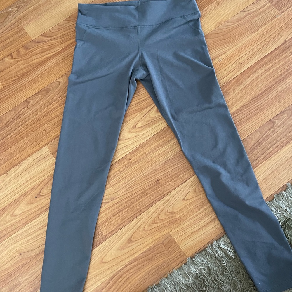Under armor workout pants never worn